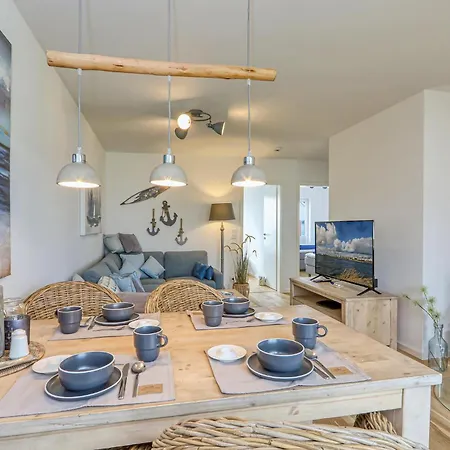 Nice Home In Ostseeresort Olpenitz With Sauna *
